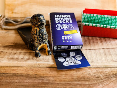 Hunderettungsdecke in dekorativer Umgebung