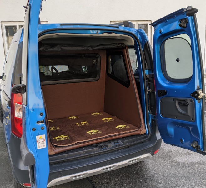 Hunde_Auto_Bix_Hovawart10