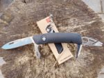 Schweizer Taschenmesser mit Zeckenhaken