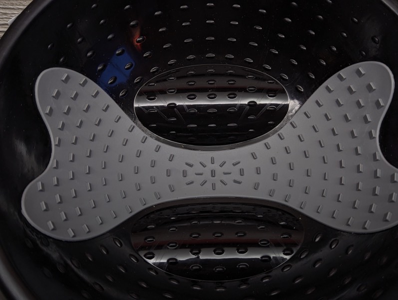 Innenseite des Schlecknapfes Innenseite des Schlecknapfes